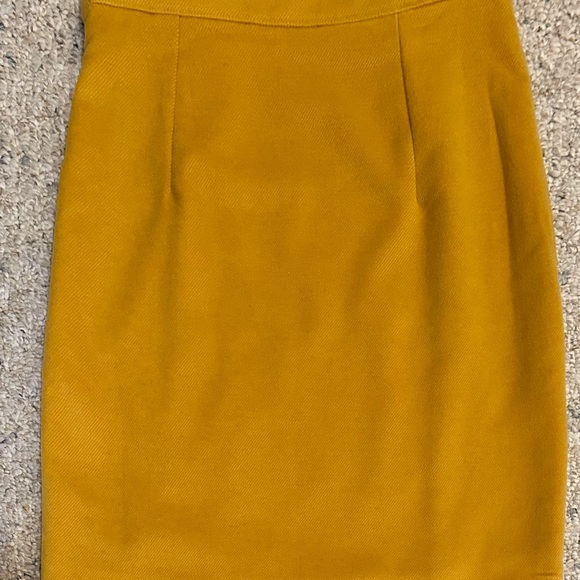The Moon Mustard Yellow Skirt with Pearl Button & Satin Ruffle Detail. Size M. - Picture 4 of 6